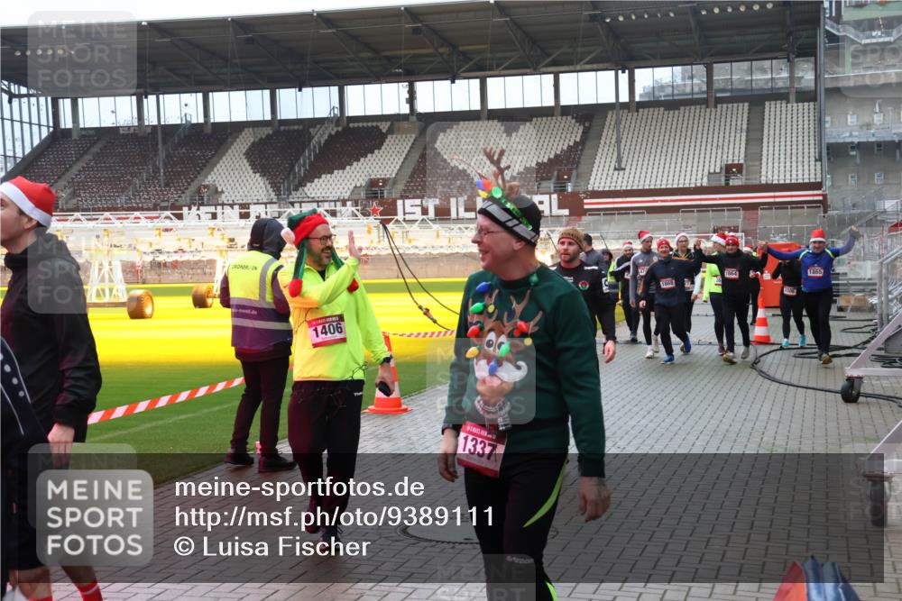 07.12.2025 - St. Pauli X-Mass-Run No. 15 Luisa Fischer http://msf.ph/oto/9389111 07.12.2025 12:00:10 Ziel 1406, 1337, 1864, 1868, 27, 4306, 1865, 1864, 1865, 1868, 2627, 2630, 2741, 4242, 4306, 4743, 4744, 4754, 4790 meine-sportfotos.de