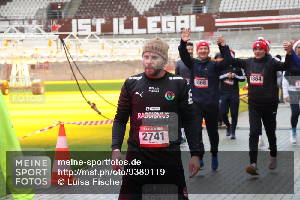 07.12.2025 - St. Pauli X-Mass-Run No. 15 Luisa Fischer http://msf.ph/oto/9389119 07.12.2025 12:00:12 Ziel 15, 2741, 1864, 1868, 1864, 1865, 1868, 2627, 2630, 2741, 4242, 4306, 4743, 4744, 4752, 4754, 4790 meine-sportfotos.de