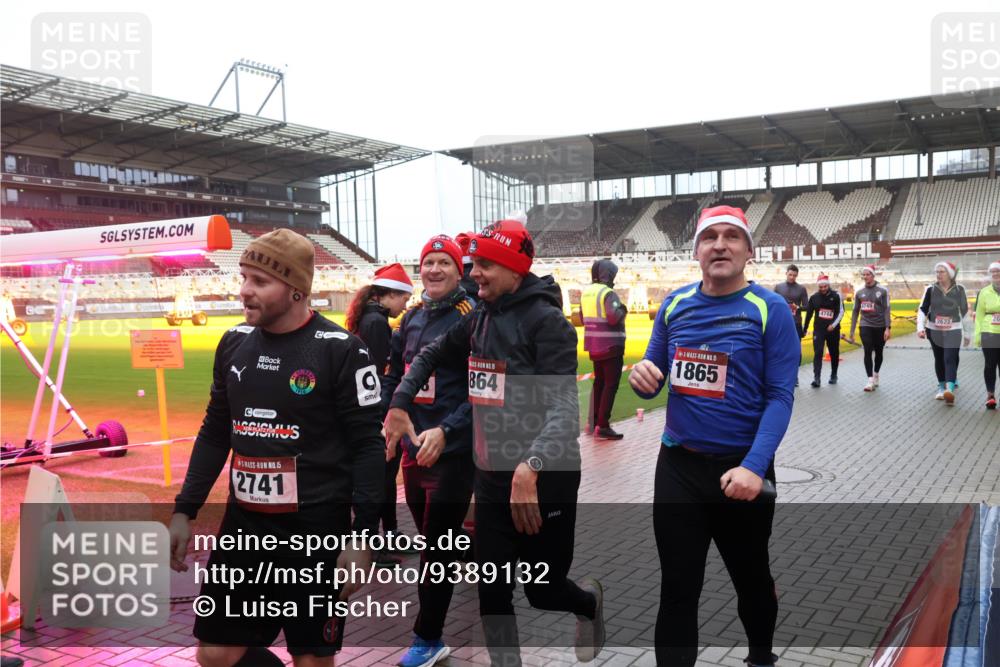 07.12.2025 - St. Pauli X-Mass-Run No. 15 Luisa Fischer http://msf.ph/oto/9389132 07.12.2025 12:00:16 Ziel 5, 864, 15, 1865, 15, 2741, 1, 4744, 4749, 2627, 1864, 1865, 1868, 2627, 2630, 2741, 4242, 4306, 4743, 4744, 4752, 4754 meine-sportfotos.de