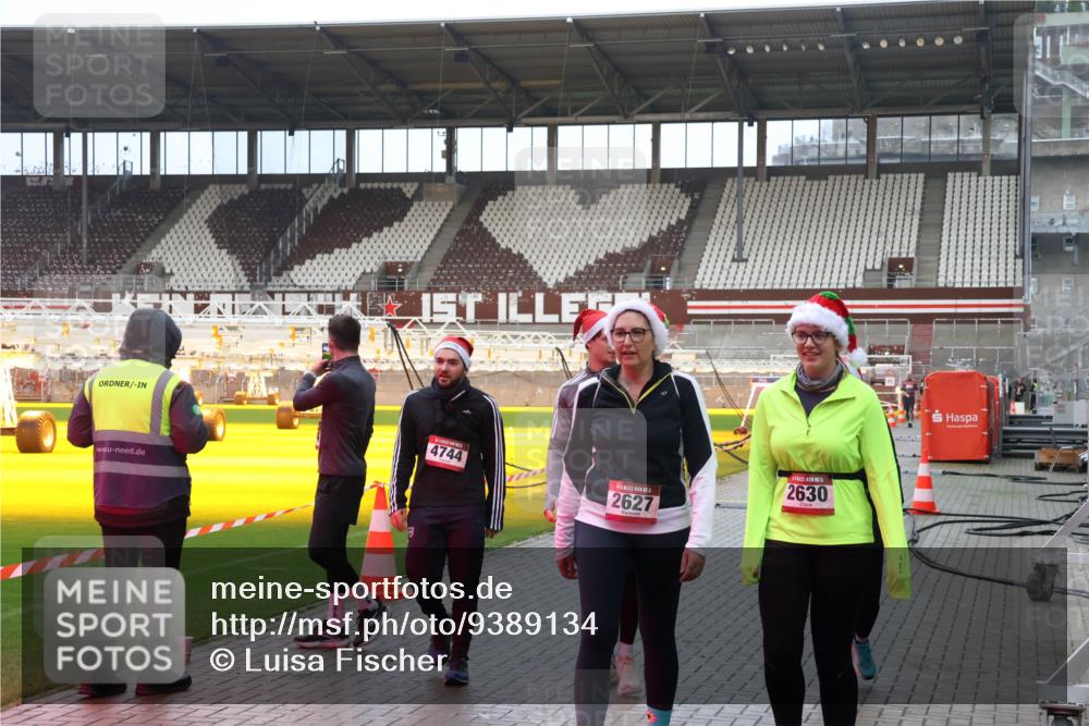 07.12.2025 - St. Pauli X-Mass-Run No. 15 Luisa Fischer http://msf.ph/oto/9389134 07.12.2025 12:00:20 Ziel 1, 4744, 2627, 2630, 1864, 1865, 1868, 2627, 2630, 2741, 4306, 4743, 4744, 4752, 4754 meine-sportfotos.de