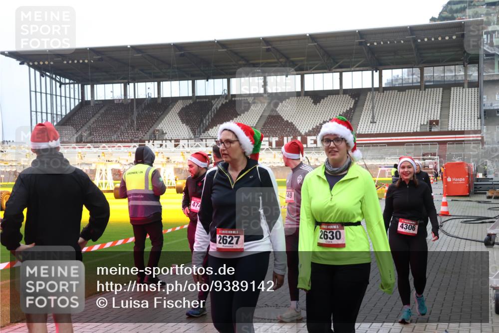07.12.2025 - St. Pauli X-Mass-Run No. 15 Luisa Fischer http://msf.ph/oto/9389142 07.12.2025 12:00:22 Ziel 474, 15, 2627, 49, 15, 2630, 4306, 1864, 1865, 1868, 2627, 2630, 2741, 4306, 4743, 4744, 4752, 4754 meine-sportfotos.de