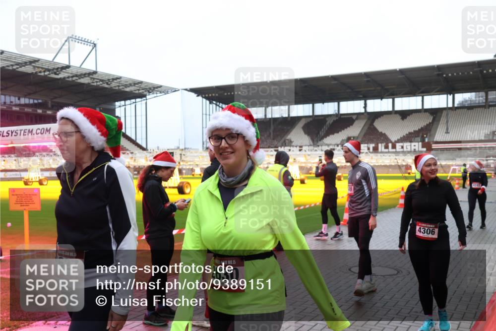 07.12.2025 - St. Pauli X-Mass-Run No. 15 Luisa Fischer http://msf.ph/oto/9389151 07.12.2025 12:00:24 Ziel 15, 627, 15, 2630, 4306, 4242, 1864, 1865, 1868, 2627, 2630, 2741, 4306, 4743, 4744, 4752, 4754 meine-sportfotos.de