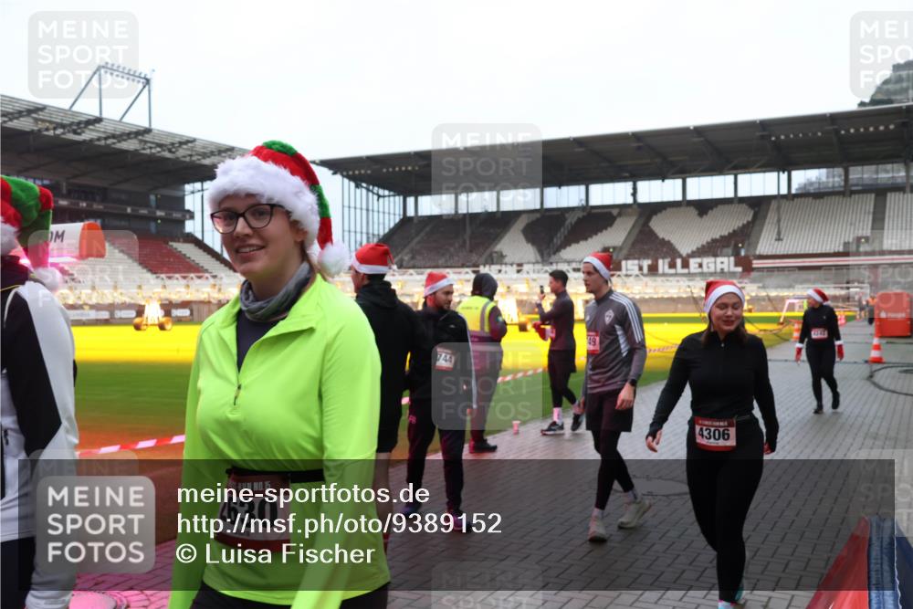 07.12.2025 - St. Pauli X-Mass-Run No. 15 Luisa Fischer http://msf.ph/oto/9389152 07.12.2025 12:00:25 Ziel 15, 2630, 744, 49, 4306, 14947, 1864, 1865, 1868, 2264, 2627, 2630, 2741, 4306, 4743, 4744, 4752, 4754 meine-sportfotos.de