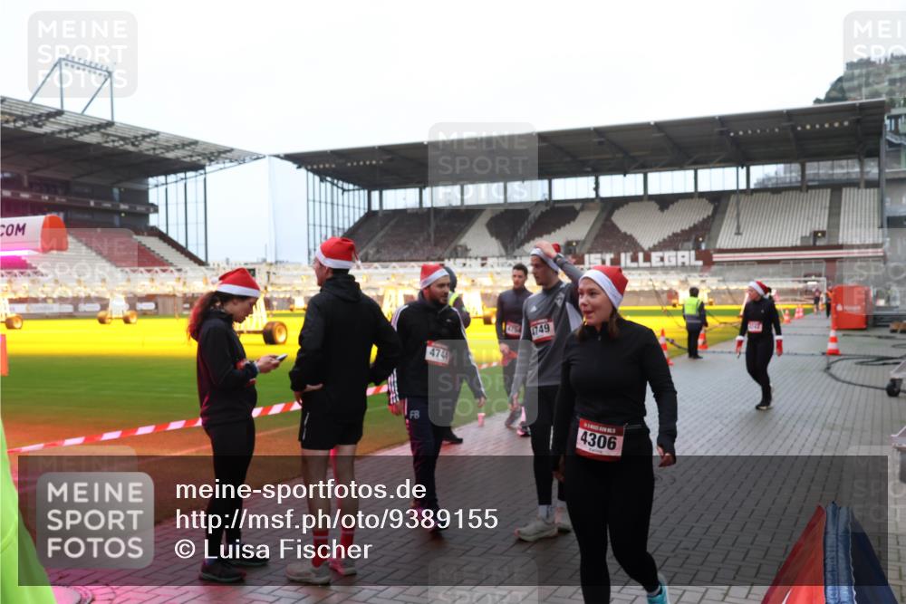 07.12.2025 - St. Pauli X-Mass-Run No. 15 Luisa Fischer http://msf.ph/oto/9389155 07.12.2025 12:00:25 Ziel 4744, 1749, 4306, 1864, 1865, 1868, 2264, 2627, 2630, 2741, 4306, 4743, 4744, 4752, 4754 meine-sportfotos.de