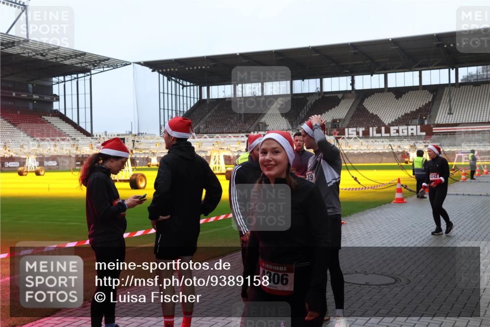 07.12.2025 - St. Pauli X-Mass-Run No. 15 Luisa Fischer http://msf.ph/oto/9389158 07.12.2025 12:00:26 Ziel 15, 4306, 19, 4242, 1864, 1865, 1868, 2264, 2627, 2630, 2741, 4306, 4743, 4744, 4752, 4754 meine-sportfotos.de
