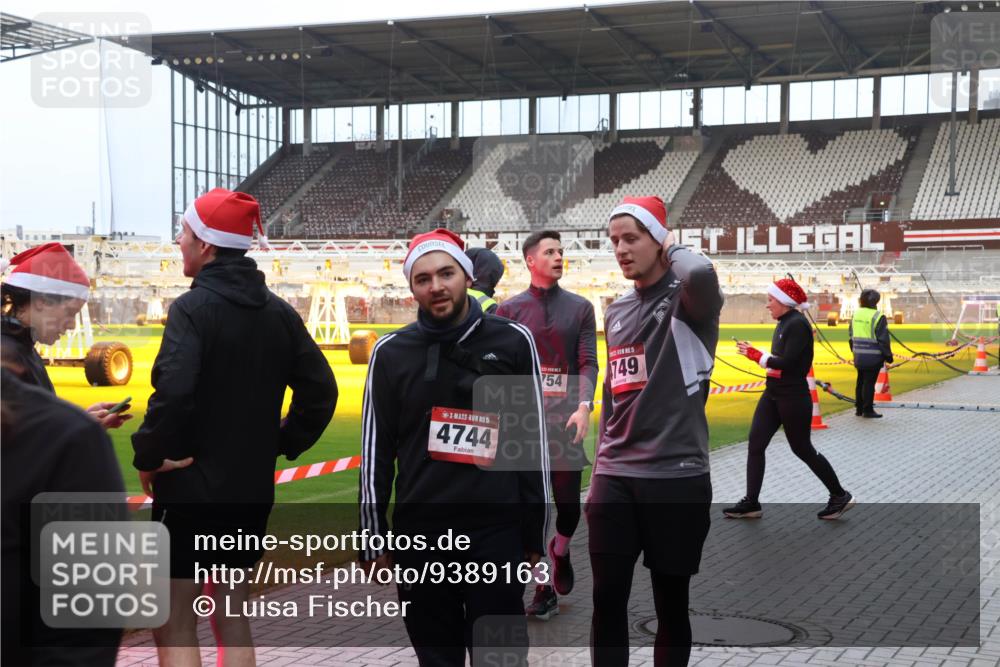 07.12.2025 - St. Pauli X-Mass-Run No. 15 Luisa Fischer http://msf.ph/oto/9389163 07.12.2025 12:00:27 Ziel 15, 4744, 754, 749, 1864, 1865, 1868, 2264, 2267, 2627, 2630, 2741, 4306, 4743, 4744, 4752, 4754 meine-sportfotos.de