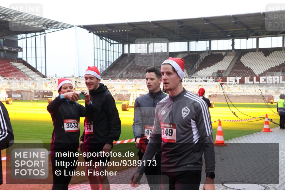 07.12.2025 - St. Pauli X-Mass-Run No. 15 Luisa Fischer http://msf.ph/oto/9389173 07.12.2025 12:00:29 Ziel 3533, 14, 47, 15, 749, 1864, 1865, 1868, 2264, 2267, 4306, 4743, 4752 meine-sportfotos.de