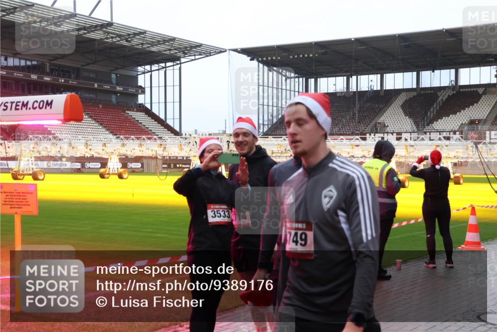 07.12.2025 - St. Pauli X-Mass-Run No. 15 Luisa Fischer http://msf.ph/oto/9389176 07.12.2025 12:00:30 Ziel 3533, 714, 749, 1864, 1865, 1868, 2264, 2267, 4306, 4743, 4752 meine-sportfotos.de