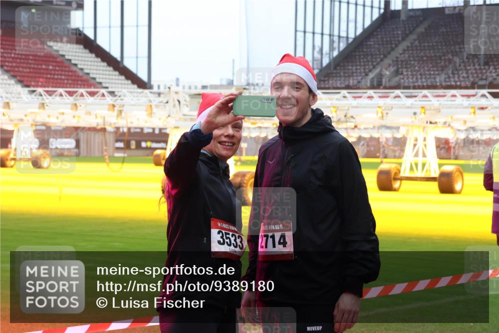 07.12.2025 - St. Pauli X-Mass-Run No. 15 Luisa Fischer http://msf.ph/oto/9389180 07.12.2025 12:00:34 Ziel 000, 3533, 15, 2714, 1864, 1865, 1868, 2264, 2267, 4743, 4752 meine-sportfotos.de