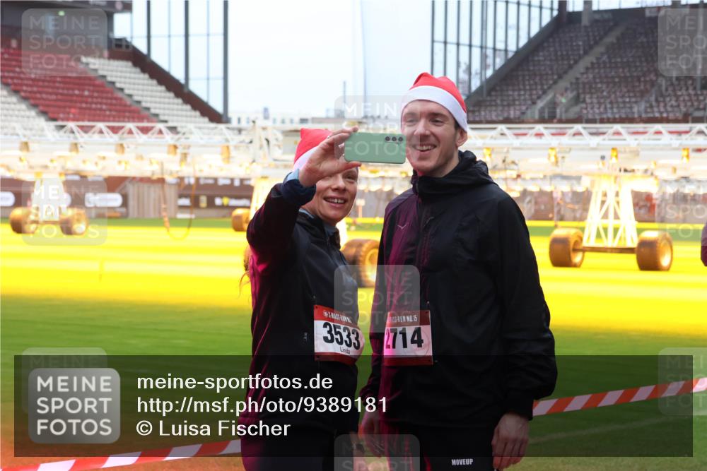 07.12.2025 - St. Pauli X-Mass-Run No. 15 Luisa Fischer http://msf.ph/oto/9389181 07.12.2025 12:00:34 Ziel 15, 3533, 714, 1864, 1865, 1868, 2264, 2267, 4743, 4752 meine-sportfotos.de