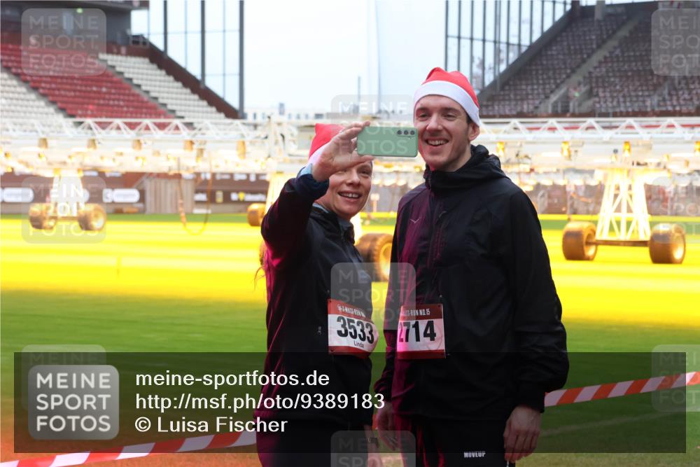 07.12.2025 - St. Pauli X-Mass-Run No. 15 Luisa Fischer http://msf.ph/oto/9389183 07.12.2025 12:00:35 Ziel 000, 3533, 15, 714, 1865, 2264, 2267, 4743, 4752 meine-sportfotos.de