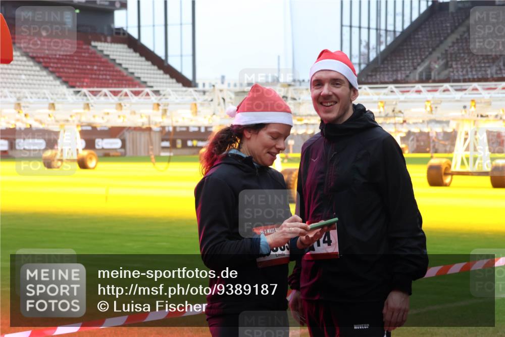 07.12.2025 - St. Pauli X-Mass-Run No. 15 Luisa Fischer http://msf.ph/oto/9389187 07.12.2025 12:00:36 Ziel 500, 2264, 2267, 4743, 4752 meine-sportfotos.de