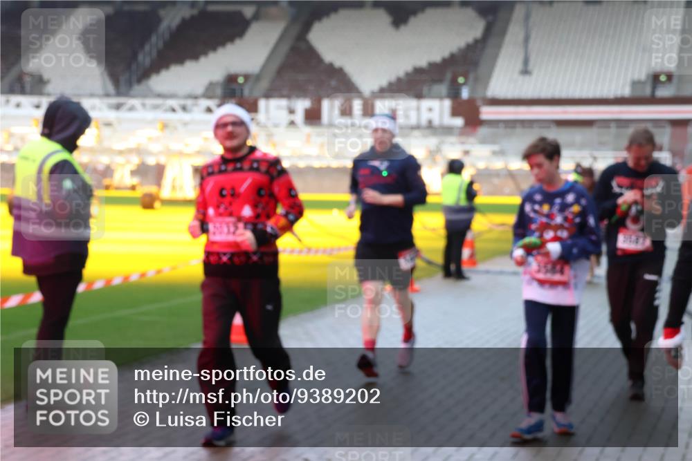 07.12.2025 - St. Pauli X-Mass-Run No. 15 Luisa Fischer http://msf.ph/oto/9389202 07.12.2025 12:01:15 Ziel 124, 1225, 1443, 1635, 1665, 1880, 2032, 2267, 2463, 3318, 3322, 3323, 3325, 3584, 3587, 4723 meine-sportfotos.de