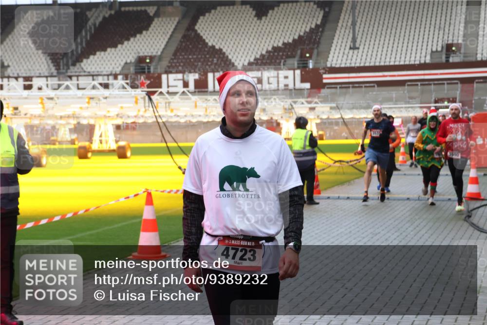 07.12.2025 - St. Pauli X-Mass-Run No. 15 Luisa Fischer http://msf.ph/oto/9389232 07.12.2025 12:01:39 Ziel 15, 4723, 353, 3900, 124, 1225, 1443, 1635, 1665, 1786, 1880, 1923, 1928, 1930, 1932, 2032, 2463, 2987, 2991, 3318, 3322, 3323, 3325, 3385, 3463, 3531, 3811, 3813, 3990, 3992 meine-sportfotos.de