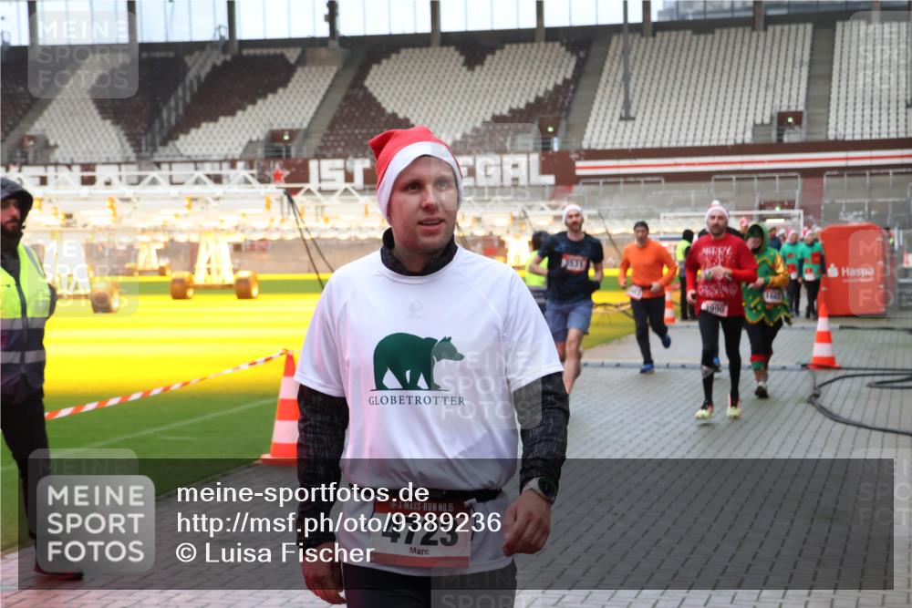 07.12.2025 - St. Pauli X-Mass-Run No. 15 Luisa Fischer http://msf.ph/oto/9389236 07.12.2025 12:01:40 Ziel 15, 4723, 3531, 1990, 124, 1225, 1443, 1635, 1665, 1786, 1880, 1923, 1928, 1930, 1932, 2032, 2463, 2987, 2991, 3318, 3322, 3385, 3463, 3531, 3811, 3813, 3990, 3992 meine-sportfotos.de