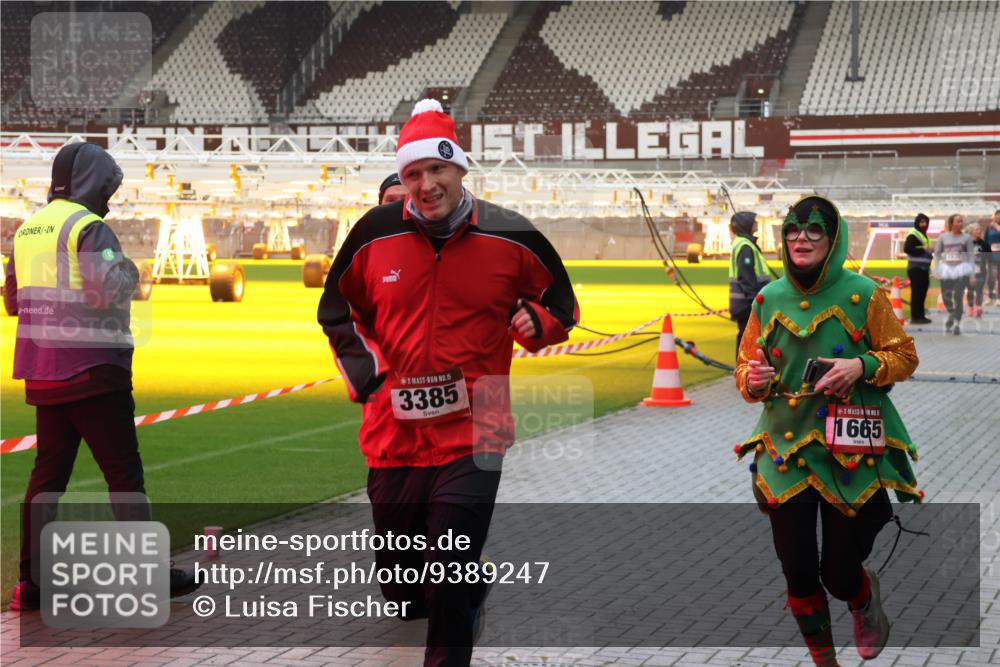 07.12.2025 - St. Pauli X-Mass-Run No. 15 Luisa Fischer http://msf.ph/oto/9389247 07.12.2025 12:01:44 Ziel 15, 3385, 1665, 124, 1443, 1635, 1665, 1786, 1880, 1923, 1928, 1930, 1932, 2463, 2987, 2991, 3385, 3463, 3531, 3811, 3813, 3981, 3990, 3992 meine-sportfotos.de