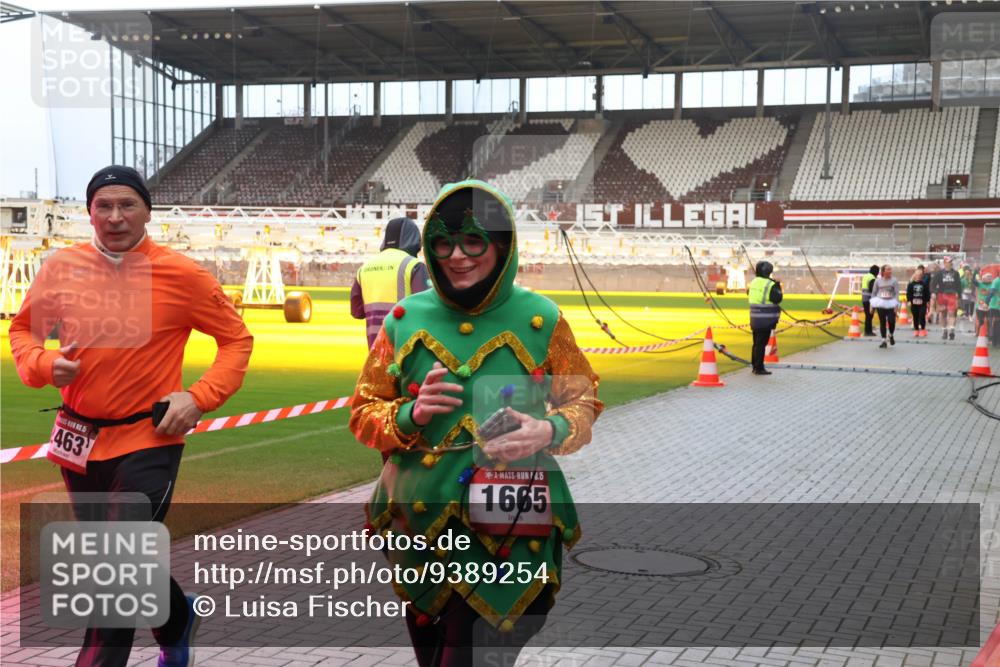 07.12.2025 - St. Pauli X-Mass-Run No. 15 Luisa Fischer http://msf.ph/oto/9389254 07.12.2025 12:01:46 Ziel 463, 15, 1665, 124, 1635, 1665, 1786, 1880, 1923, 1928, 1930, 1932, 2463, 2987, 2991, 3385, 3463, 3531, 3811, 3813, 3981, 3990, 3992, 4753 meine-sportfotos.de