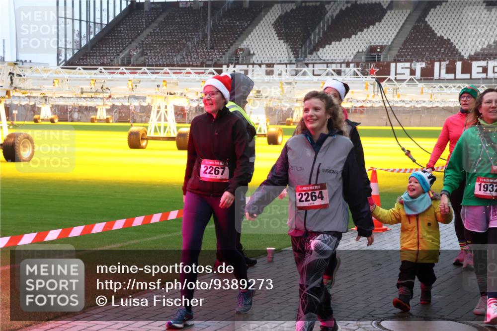 07.12.2025 - St. Pauli X-Mass-Run No. 15 Luisa Fischer http://msf.ph/oto/9389273 07.12.2025 12:02:16 Ziel 2267, 15, 2264, 1932, 576, 926, 928, 933, 1719, 1786, 1930, 1932, 2411, 2539, 2868, 2987, 2991, 3385, 3463, 3531, 3869, 3981, 3990, 4102, 4107, 4109, 4142, 4156, 4253, 4369, 4370, 4753 meine-sportfotos.de