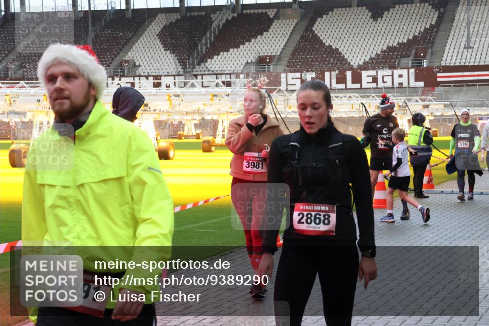 07.12.2025 - St. Pauli X-Mass-Run No. 15 Luisa Fischer http://msf.ph/oto/9389290 07.12.2025 12:02:21 Ziel 15, 2991, 3981, 1, 15, 2868, 105, 576, 576, 926, 928, 933, 1719, 1786, 2411, 2539, 2868, 2987, 2991, 3869, 3981, 4102, 4107, 4109, 4142, 4156, 4253, 4369, 4370, 4753 meine-sportfotos.de