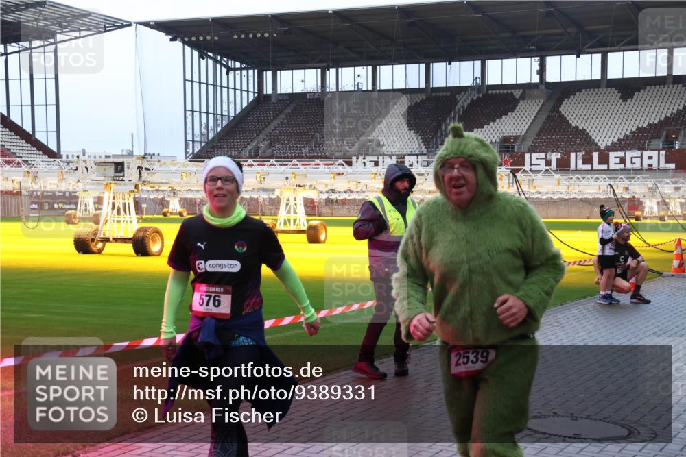 07.12.2025 - St. Pauli X-Mass-Run No. 15 Luisa Fischer http://msf.ph/oto/9389331 07.12.2025 12:02:35 Ziel 576, 2539, 576, 926, 928, 933, 1719, 2411, 2539, 2868, 2936, 2940, 3203, 3837, 3869, 4102, 4107, 4109, 4142, 4156, 4253, 4364, 4369, 4370 meine-sportfotos.de