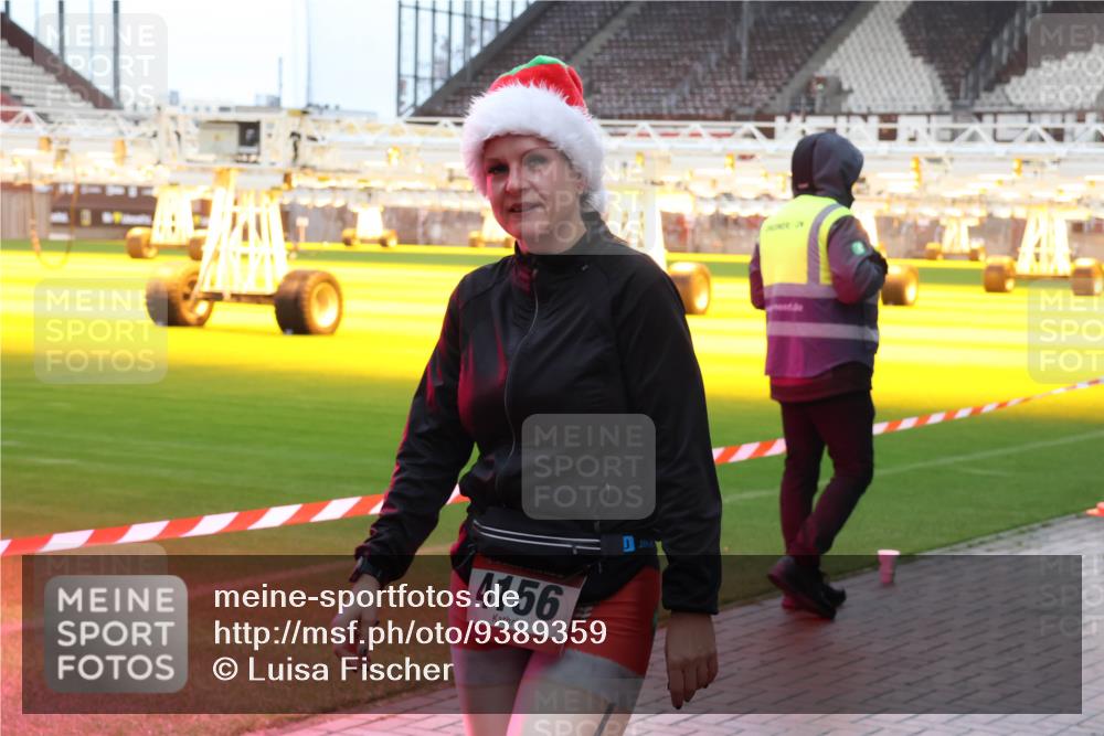 07.12.2025 - St. Pauli X-Mass-Run No. 15 Luisa Fischer http://msf.ph/oto/9389359 07.12.2025 12:03:15 Ziel 4156, 235, 826, 1279, 1979, 1983, 2095, 2936, 2940, 3122, 3203, 3429, 3432, 3743, 3745, 3803, 3837, 3995, 4076, 4120, 4228, 4243, 4244, 4681, 4682, 4683, 4684, 4747, 4751 meine-sportfotos.de
