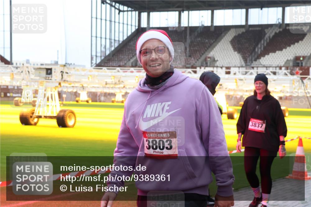 07.12.2025 - St. Pauli X-Mass-Run No. 15 Luisa Fischer http://msf.ph/oto/9389361 07.12.2025 12:03:17 Ziel 15, 3803, 3837, 235, 826, 1279, 1979, 1983, 2095, 2610, 2747, 2936, 2940, 3122, 3130, 3134, 3281, 3429, 3432, 3743, 3745, 3803, 3837, 3995, 4076, 4120, 4228, 4243, 4244, 4681, 4682, 4683, 4684, 4747, 4751 meine-sportfotos.de