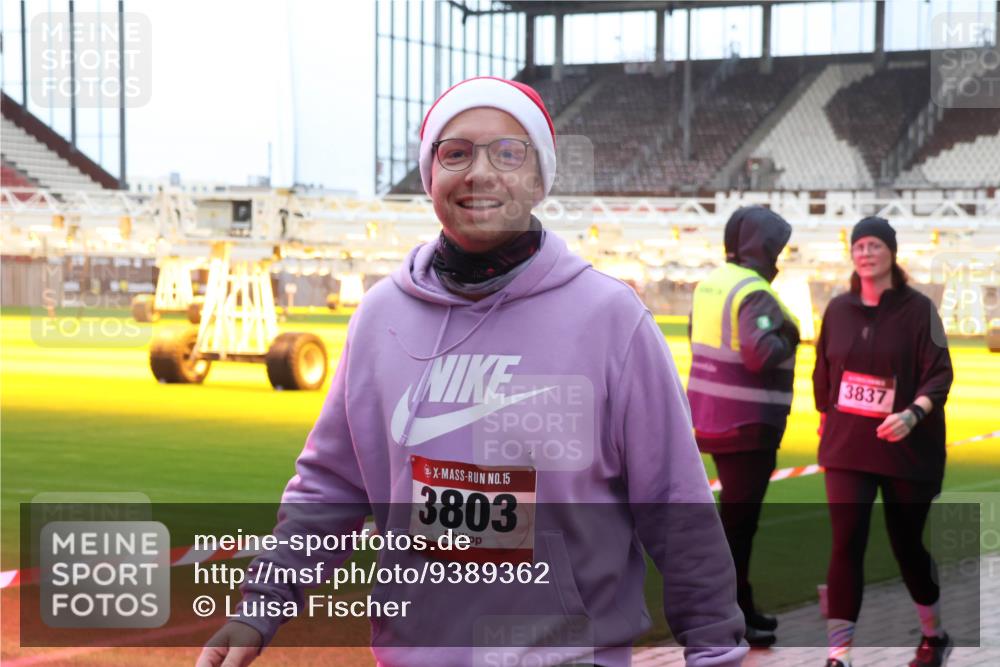 07.12.2025 - St. Pauli X-Mass-Run No. 15 Luisa Fischer http://msf.ph/oto/9389362 07.12.2025 12:03:18 Ziel 15, 3803, 3837, 235, 826, 1279, 1979, 1983, 2095, 2610, 2747, 2822, 2843, 2936, 2940, 3122, 3130, 3134, 3281, 3429, 3432, 3743, 3745, 3803, 3837, 3995, 4076, 4120, 4228, 4243, 4244, 4681, 4682, 4683, 4684, 4747, 4750, 4751 meine-sportfotos.de