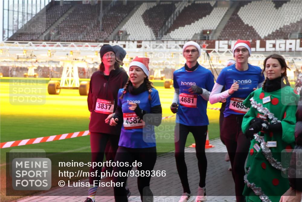 07.12.2025 - St. Pauli X-Mass-Run No. 15 Luisa Fischer http://msf.ph/oto/9389366 07.12.2025 12:03:19 Ziel 3837, 4682, 15, 4681, 468, 235, 826, 1279, 1979, 1983, 2095, 2610, 2747, 2822, 2834, 2843, 3122, 3125, 3130, 3134, 3281, 3429, 3432, 3743, 3745, 3803, 3837, 3995, 4076, 4120, 4228, 4243, 4244, 4681, 4682, 4683, 4684, 4747, 4750, 4751 meine-sportfotos.de