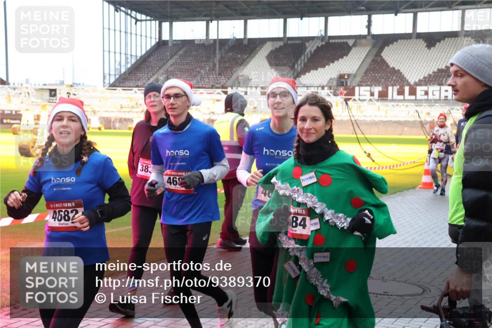 07.12.2025 - St. Pauli X-Mass-Run No. 15 Luisa Fischer http://msf.ph/oto/9389370 07.12.2025 12:03:20 Ziel 15, 4682, 38, 468, 15, 84, 1, 235, 826, 1279, 1979, 1983, 2095, 2610, 2747, 2822, 2834, 2843, 3122, 3125, 3130, 3134, 3281, 3429, 3432, 3743, 3745, 3803, 3837, 3995, 4024, 4076, 4120, 4228, 4243, 4244, 4681, 4682, 4683, 4684, 4747, 4750, 4751 meine-sportfotos.de