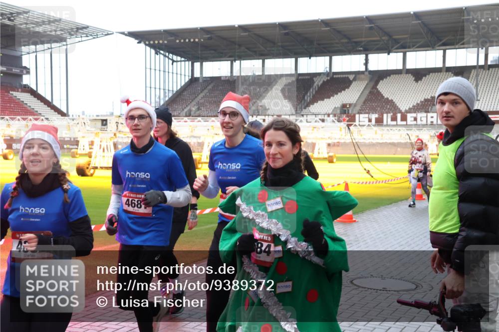 07.12.2025 - St. Pauli X-Mass-Run No. 15 Luisa Fischer http://msf.ph/oto/9389372 07.12.2025 12:03:20 Ziel 4, 468, 15, 84, 1, 235, 826, 1279, 1979, 1983, 2095, 2610, 2747, 2822, 2834, 2843, 3122, 3125, 3130, 3134, 3281, 3429, 3432, 3743, 3745, 3803, 3837, 3995, 4024, 4076, 4120, 4228, 4243, 4244, 4681, 4682, 4683, 4684, 4747, 4750, 4751 meine-sportfotos.de