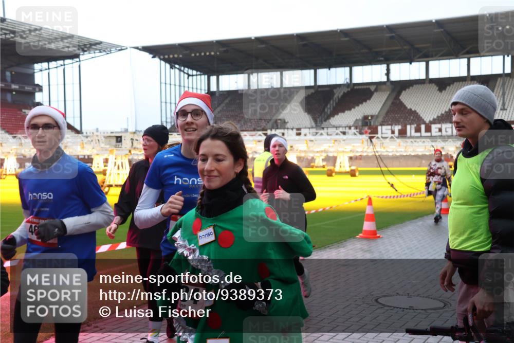 07.12.2025 - St. Pauli X-Mass-Run No. 15 Luisa Fischer http://msf.ph/oto/9389373 07.12.2025 12:03:20 Ziel 48, 15, 84, 235, 826, 1279, 1979, 1983, 2095, 2610, 2747, 2822, 2834, 2843, 3122, 3125, 3130, 3134, 3281, 3429, 3432, 3743, 3745, 3803, 3837, 3995, 4024, 4076, 4120, 4228, 4243, 4244, 4681, 4682, 4683, 4684, 4747, 4750, 4751 meine-sportfotos.de