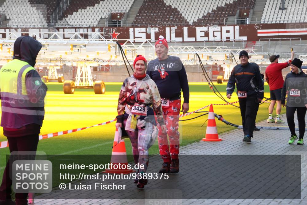 07.12.2025 - St. Pauli X-Mass-Run No. 15 Luisa Fischer http://msf.ph/oto/9389375 07.12.2025 12:03:23 Ziel 3429, 132, 3745, 3743, 235, 267, 826, 1279, 1979, 1983, 2095, 2610, 2747, 2822, 2834, 2843, 3122, 3125, 3130, 3134, 3281, 3282, 3429, 3432, 3743, 3745, 3803, 3941, 3995, 4024, 4076, 4120, 4228, 4243, 4244, 4681, 4682, 4683, 4684, 4747, 4750, 4751 meine-sportfotos.de