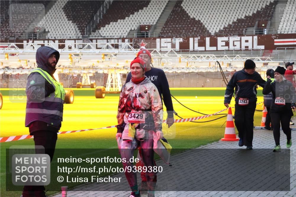 07.12.2025 - St. Pauli X-Mass-Run No. 15 Luisa Fischer http://msf.ph/oto/9389380 07.12.2025 12:03:25 Ziel 15, 3429, 3745, 3743, 235, 267, 826, 1279, 2095, 2610, 2747, 2822, 2834, 2843, 3122, 3125, 3130, 3134, 3281, 3282, 3429, 3432, 3743, 3745, 3803, 3937, 3941, 3943, 3995, 4024, 4076, 4120, 4228, 4243, 4244, 4681, 4682, 4683, 4684, 4741, 4747, 4750, 4751 meine-sportfotos.de
