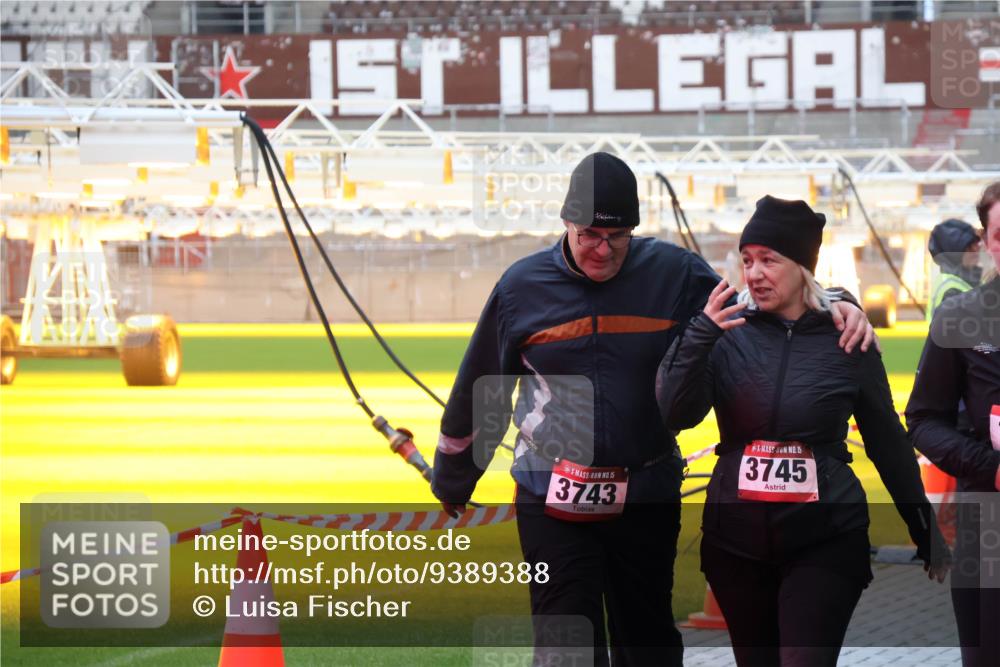 07.12.2025 - St. Pauli X-Mass-Run No. 15 Luisa Fischer http://msf.ph/oto/9389388 07.12.2025 12:03:28 Ziel 15, 3743, 15, 3745, 267, 826, 1279, 2095, 2610, 2747, 2822, 2834, 2843, 3122, 3125, 3130, 3134, 3281, 3282, 3743, 3745, 3803, 3937, 3941, 3943, 3995, 4024, 4076, 4120, 4228, 4243, 4244, 4681, 4682, 4683, 4684, 4732, 4741, 4747, 4750, 4751 meine-sportfotos.de