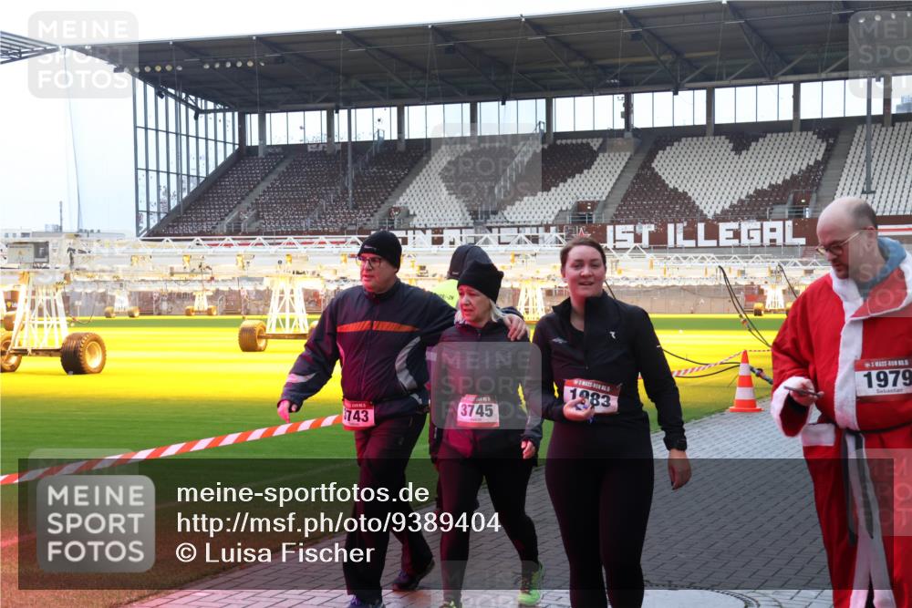 07.12.2025 - St. Pauli X-Mass-Run No. 15 Luisa Fischer http://msf.ph/oto/9389404 07.12.2025 12:03:32 Ziel 743, 3745, 5, 1283, 5, 1979, 267, 826, 1279, 2095, 2610, 2747, 2822, 2834, 2843, 3122, 3125, 3130, 3134, 3281, 3282, 3803, 3937, 3941, 3943, 3995, 4024, 4076, 4120, 4228, 4243, 4244, 4681, 4682, 4683, 4684, 4732, 4741, 4747, 4750, 4751, 5007 meine-sportfotos.de