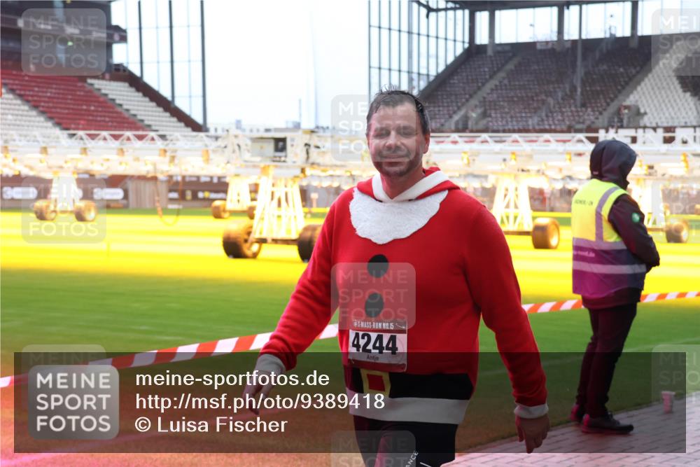 07.12.2025 - St. Pauli X-Mass-Run No. 15 Luisa Fischer http://msf.ph/oto/9389418 07.12.2025 12:03:56 Ziel 15, 4244, 255, 258, 263, 267, 723, 2610, 2747, 2822, 2834, 2843, 3081, 3082, 3122, 3125, 3130, 3134, 3281, 3282, 3316, 3317, 3807, 3937, 3941, 3943, 3994, 3996, 3997, 4006, 4011, 4021, 4022, 4024, 4221, 4224, 4241, 4243, 4244, 4247, 4726, 4731, 4732, 4741, 4742, 4746, 4747, 4750, 4751, 5007 meine-sportfotos.de
