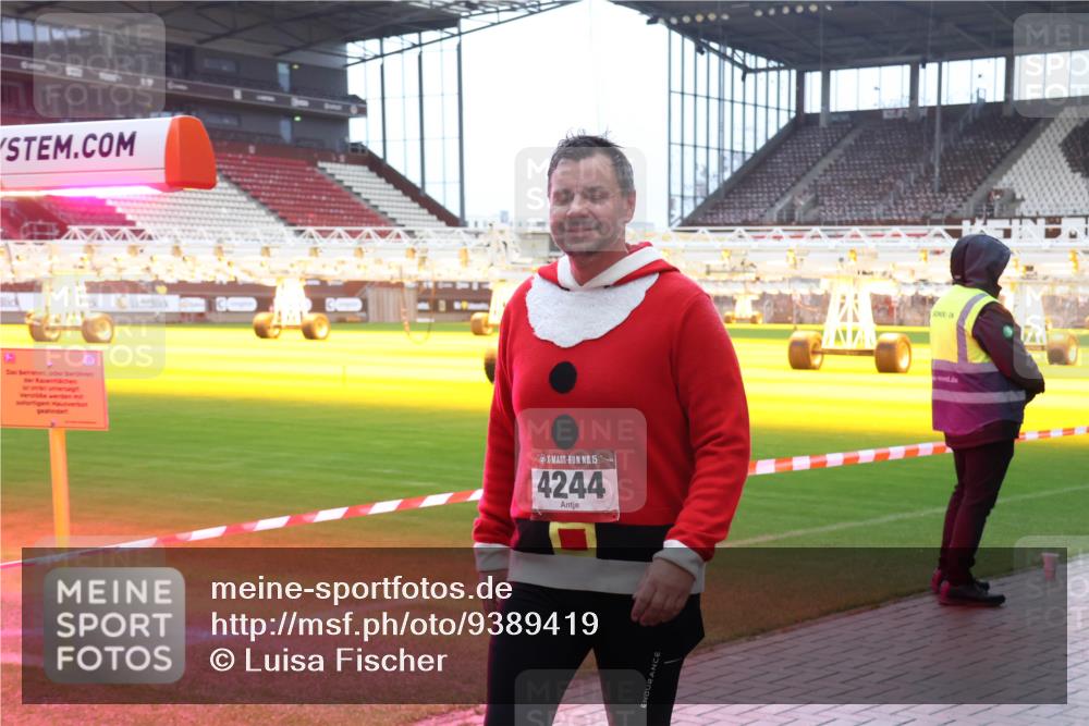 07.12.2025 - St. Pauli X-Mass-Run No. 15 Luisa Fischer http://msf.ph/oto/9389419 07.12.2025 12:03:56 Ziel 15, 4244, 255, 258, 263, 267, 723, 2610, 2747, 2822, 2834, 2843, 3081, 3082, 3122, 3125, 3130, 3134, 3281, 3282, 3316, 3317, 3807, 3937, 3941, 3943, 3994, 3996, 3997, 4006, 4011, 4021, 4022, 4024, 4221, 4224, 4241, 4243, 4244, 4247, 4726, 4731, 4732, 4741, 4742, 4746, 4747, 4750, 4751, 5007 meine-sportfotos.de