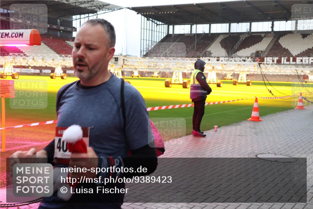 07.12.2025 - St. Pauli X-Mass-Run No. 15 Luisa Fischer http://msf.ph/oto/9389423 07.12.2025 12:03:58 Ziel 40, 255, 258, 263, 267, 723, 2610, 2747, 2822, 2834, 2843, 3081, 3082, 3122, 3125, 3130, 3134, 3281, 3282, 3316, 3317, 3807, 3937, 3941, 3943, 3994, 3996, 3997, 4006, 4011, 4021, 4022, 4024, 4221, 4224, 4241, 4243, 4244, 4247, 4726, 4731, 4732, 4741, 4742, 4746, 4747, 4750, 4751, 5007 meine-sportfotos.de