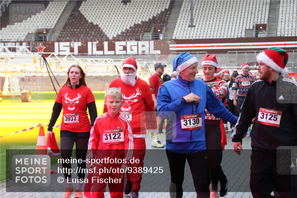07.12.2025 - St. Pauli X-Mass-Run No. 15 Luisa Fischer http://msf.ph/oto/9389425 07.12.2025 12:04:07 Ziel 3937, 4743, 15, 3122, 3130, 15, 3125, 255, 258, 263, 267, 723, 1236, 1357, 2834, 3081, 3082, 3125, 3282, 3316, 3317, 3753, 3807, 3851, 3937, 3941, 3943, 3994, 3996, 3997, 4006, 4011, 4021, 4022, 4024, 4047, 4049, 4131, 4221, 4224, 4241, 4247, 4365, 4367, 4726, 4731, 4732, 4741, 4742, 4746, 5007 meine-sportfotos.de