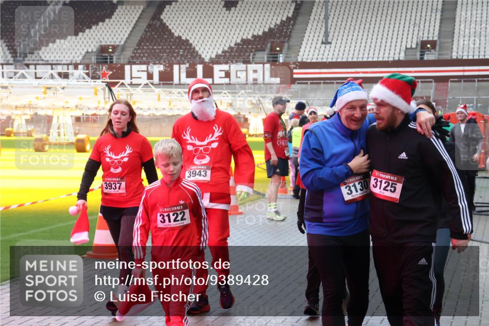 07.12.2025 - St. Pauli X-Mass-Run No. 15 Luisa Fischer http://msf.ph/oto/9389428 07.12.2025 12:04:08 Ziel 15, 3937, 15, 3122, 3943, 3130, 15, 3125, 255, 258, 263, 267, 723, 1236, 1357, 3081, 3082, 3282, 3316, 3317, 3753, 3807, 3851, 3937, 3941, 3943, 3994, 3996, 3997, 4006, 4011, 4021, 4022, 4024, 4047, 4049, 4131, 4221, 4224, 4241, 4247, 4365, 4367, 4726, 4731, 4732, 4741, 4742, 4746, 5007 meine-sportfotos.de