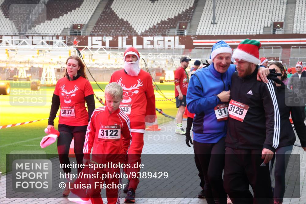 07.12.2025 - St. Pauli X-Mass-Run No. 15 Luisa Fischer http://msf.ph/oto/9389429 07.12.2025 12:04:08 Ziel 15, 3937, 15, 3122, 243, 31, 15, 3125, 255, 258, 263, 267, 723, 1236, 1357, 3081, 3082, 3282, 3316, 3317, 3753, 3807, 3851, 3937, 3941, 3943, 3994, 3996, 3997, 4006, 4011, 4021, 4022, 4024, 4047, 4049, 4131, 4221, 4224, 4241, 4247, 4365, 4367, 4726, 4731, 4732, 4741, 4742, 4746, 5007 meine-sportfotos.de