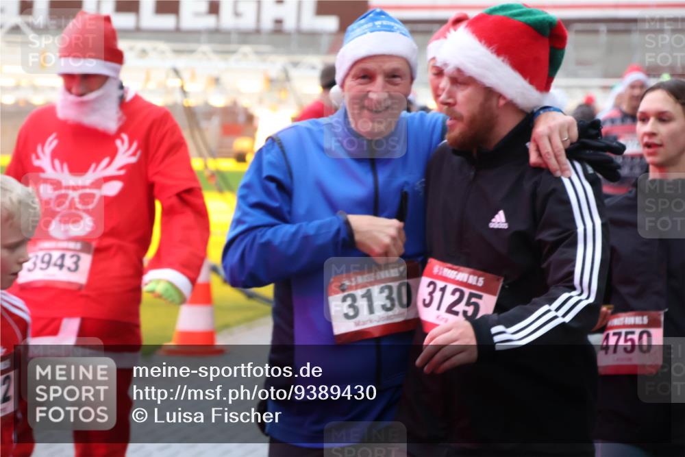07.12.2025 - St. Pauli X-Mass-Run No. 15 Luisa Fischer http://msf.ph/oto/9389430 07.12.2025 12:04:08 Ziel 3943, 3130, 3125, 4750, 255, 258, 263, 267, 723, 1236, 1357, 3081, 3082, 3282, 3316, 3317, 3753, 3807, 3851, 3937, 3941, 3943, 3994, 3996, 3997, 4006, 4011, 4021, 4022, 4024, 4047, 4049, 4131, 4221, 4224, 4241, 4247, 4365, 4367, 4726, 4731, 4732, 4741, 4742, 4746, 5007 meine-sportfotos.de
