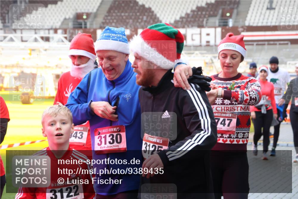 07.12.2025 - St. Pauli X-Mass-Run No. 15 Luisa Fischer http://msf.ph/oto/9389435 07.12.2025 12:04:09 Ziel 15, 747, 15, 43, 3130, 15, 3125, 15, 3122, 255, 258, 263, 267, 723, 1236, 1357, 3081, 3082, 3282, 3316, 3317, 3753, 3807, 3851, 3937, 3941, 3943, 3994, 3996, 3997, 4006, 4011, 4021, 4022, 4047, 4049, 4131, 4221, 4224, 4241, 4247, 4365, 4367, 4726, 4731, 4732, 4741, 4742, 4746, 5007 meine-sportfotos.de