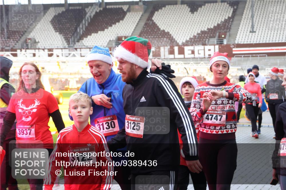 07.12.2025 - St. Pauli X-Mass-Run No. 15 Luisa Fischer http://msf.ph/oto/9389436 07.12.2025 12:04:10 Ziel 3937, 15, 3122, 3130, 15, 3125, 15, 4747, 4751, 475, 255, 258, 263, 723, 1236, 1357, 3081, 3082, 3282, 3316, 3317, 3753, 3807, 3851, 3937, 3941, 3943, 3994, 3996, 3997, 4006, 4011, 4021, 4022, 4047, 4049, 4131, 4221, 4224, 4241, 4247, 4365, 4367, 4726, 4731, 4732, 4741, 4742, 4746, 5007 meine-sportfotos.de