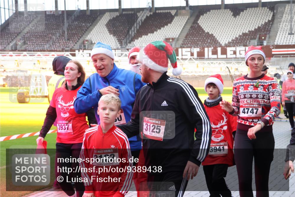 07.12.2025 - St. Pauli X-Mass-Run No. 15 Luisa Fischer http://msf.ph/oto/9389438 07.12.2025 12:04:10 Ziel 3937, 15, 3125, 15, 3122, 15, 4747, 4741, 15, 3941, 255, 258, 263, 723, 1236, 1357, 3081, 3082, 3282, 3316, 3317, 3753, 3807, 3851, 3937, 3941, 3943, 3994, 3996, 3997, 4006, 4011, 4021, 4022, 4047, 4049, 4131, 4221, 4224, 4241, 4247, 4365, 4367, 4726, 4731, 4732, 4741, 4742, 4746, 5007 meine-sportfotos.de
