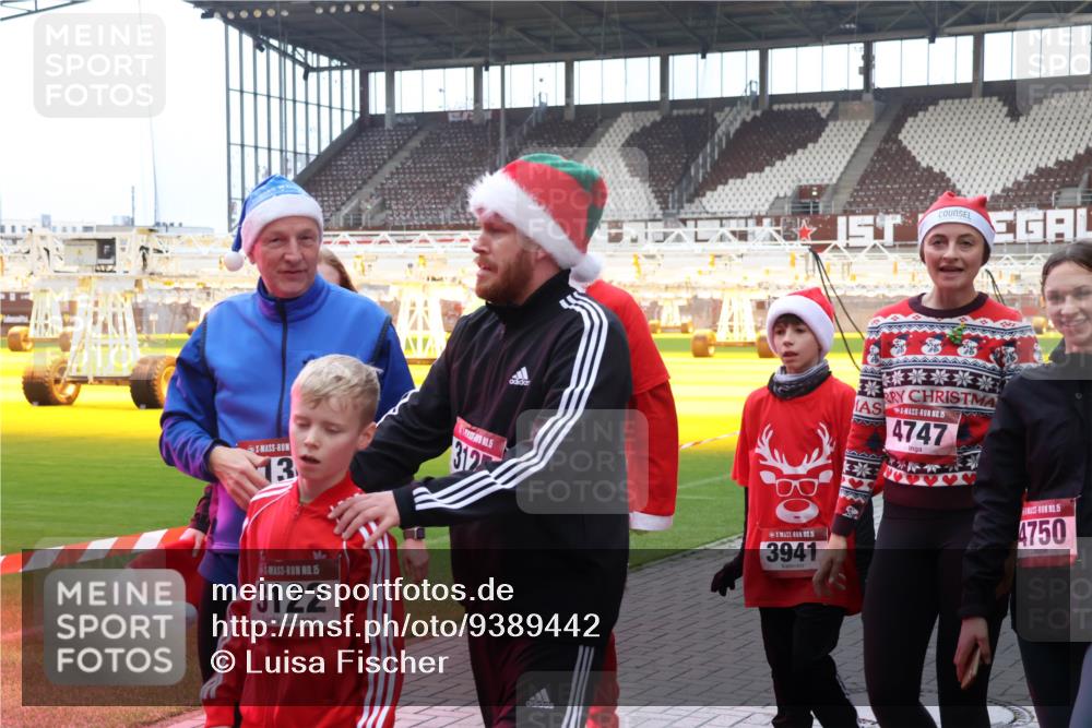 07.12.2025 - St. Pauli X-Mass-Run No. 15 Luisa Fischer http://msf.ph/oto/9389442 07.12.2025 12:04:11 Ziel 13, 312, 15, 3122, 5, 3941, 15, 4747, 15, 4750, 255, 258, 263, 723, 1236, 1357, 3081, 3082, 3282, 3316, 3317, 3753, 3807, 3851, 3937, 3941, 3943, 3994, 3996, 3997, 4006, 4011, 4021, 4022, 4047, 4049, 4131, 4221, 4224, 4241, 4247, 4365, 4367, 4726, 4731, 4732, 4741, 4742, 4746, 5007 meine-sportfotos.de