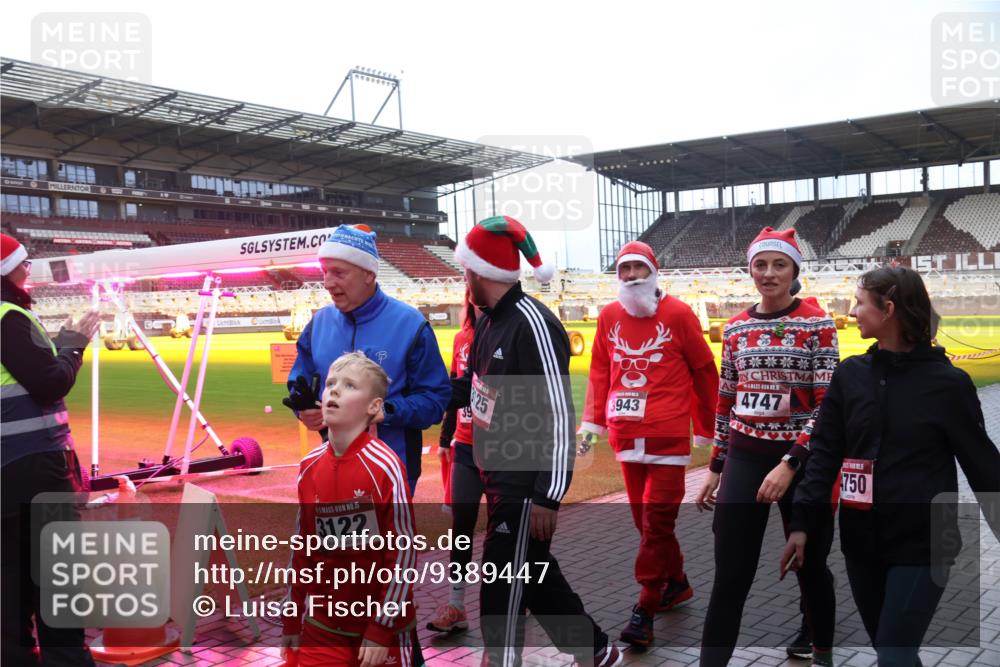 07.12.2025 - St. Pauli X-Mass-Run No. 15 Luisa Fischer http://msf.ph/oto/9389447 07.12.2025 12:04:12 Ziel 15, 3122, 25, 3943, 5, 4747, 750, 255, 258, 263, 723, 1236, 1357, 3081, 3082, 3316, 3317, 3753, 3807, 3851, 3937, 3943, 3994, 3996, 3997, 4006, 4011, 4021, 4022, 4047, 4049, 4131, 4221, 4224, 4241, 4247, 4365, 4367, 4726, 4731, 4732, 4741, 4742, 4746, 5007 meine-sportfotos.de