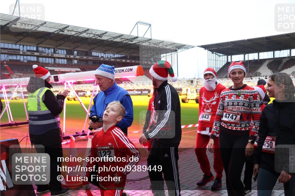 07.12.2025 - St. Pauli X-Mass-Run No. 15 Luisa Fischer http://msf.ph/oto/9389449 07.12.2025 12:04:13 Ziel 15, 122, 3943, 15, 4747, 4750, 255, 258, 263, 723, 778, 795, 1236, 1357, 3081, 3082, 3316, 3317, 3753, 3807, 3851, 3994, 3996, 3997, 4006, 4011, 4021, 4022, 4047, 4049, 4131, 4221, 4224, 4241, 4247, 4365, 4367, 4726, 4731, 4732, 4742, 4746, 5007 meine-sportfotos.de