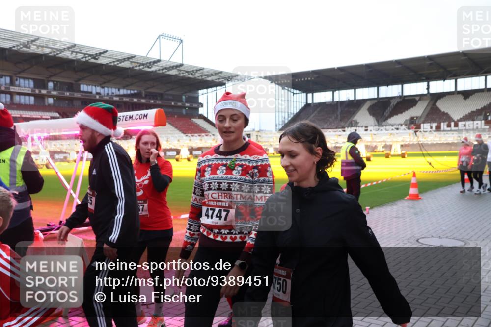 07.12.2025 - St. Pauli X-Mass-Run No. 15 Luisa Fischer http://msf.ph/oto/9389451 07.12.2025 12:04:13 Ziel 25, 5, 4747, 4, 5, 150, 255, 258, 263, 723, 778, 795, 1236, 1357, 3081, 3082, 3316, 3317, 3753, 3807, 3851, 3994, 3996, 3997, 4006, 4011, 4021, 4022, 4047, 4049, 4131, 4221, 4224, 4241, 4247, 4365, 4367, 4726, 4731, 4732, 4742, 4746, 5007 meine-sportfotos.de