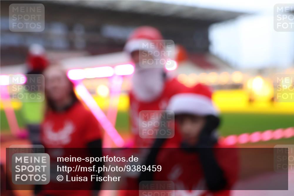 07.12.2025 - St. Pauli X-Mass-Run No. 15 Luisa Fischer http://msf.ph/oto/9389459 07.12.2025 12:04:15 Ziel 255, 258, 263, 723, 778, 795, 923, 1236, 1357, 3081, 3082, 3316, 3317, 3753, 3807, 3851, 3994, 3996, 3997, 4006, 4011, 4021, 4022, 4047, 4049, 4131, 4221, 4224, 4241, 4247, 4365, 4367, 4726, 4731, 4732, 4742, 4746, 5007 meine-sportfotos.de